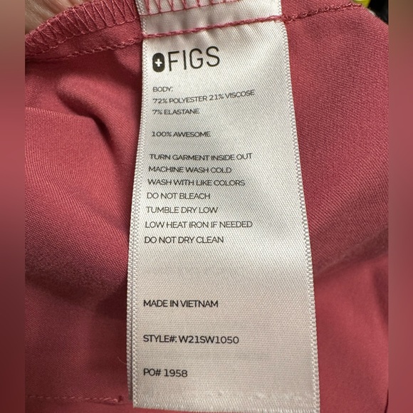 FIGS Catarina One‑Pocket Scrub Top — Pink Quartz (Breast Cancer Edition) - Picture 6 of 6